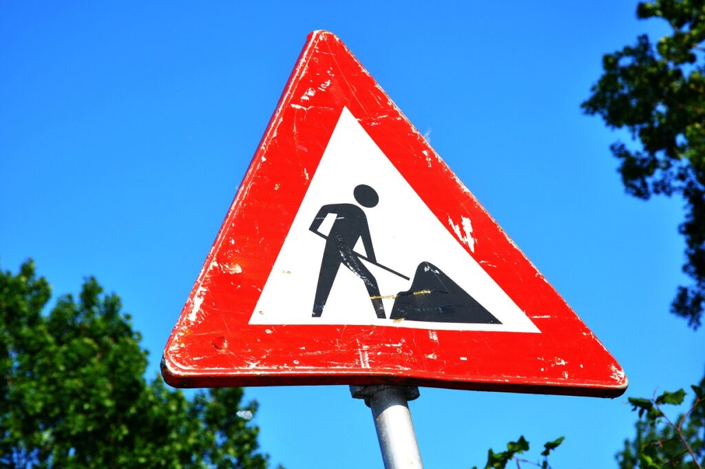 Panneau de signalisation pour travaux